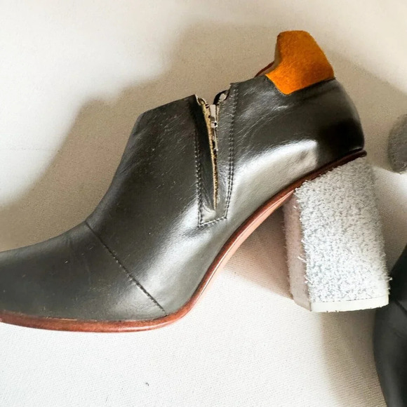 A Detacher Unique Multi Texture Ark Grey  Leather Booties 7 - Picture 8 of 8